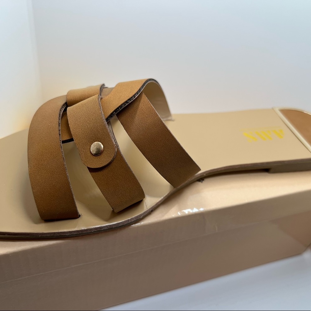 NWT double looped sandals